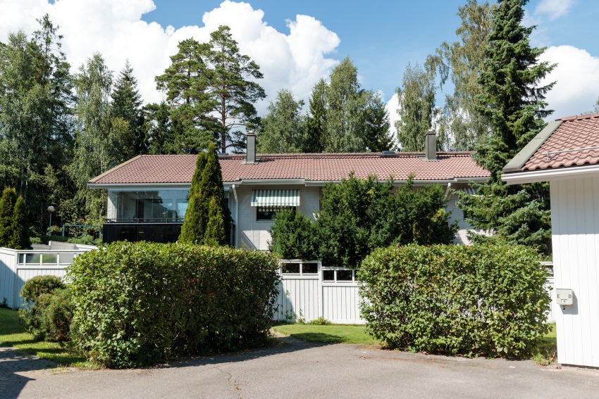 Kokemuksia varaaja.com, Mr. LVI vaihtoi espoolaiseen rivitaloyhtiöön uudet 300 litran JÄSPI VLM 300 S lämminvesivaraajat.